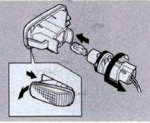 Wymiana żarówki kierunkowskazu bocznego